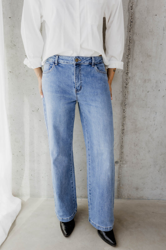 KAT — LE JEANS DE TOUS LES JOURS