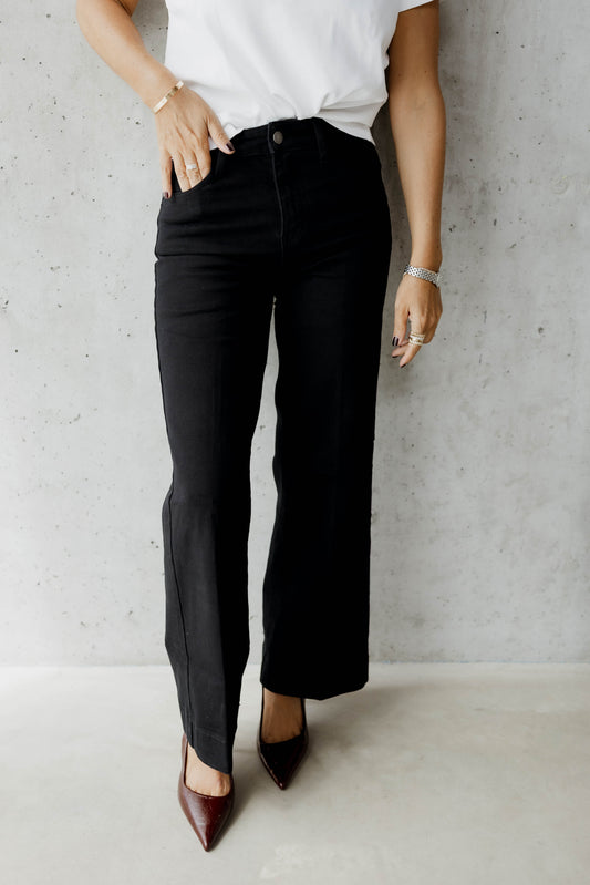 NINA — LE JEANS NOIR ÉVASÉ