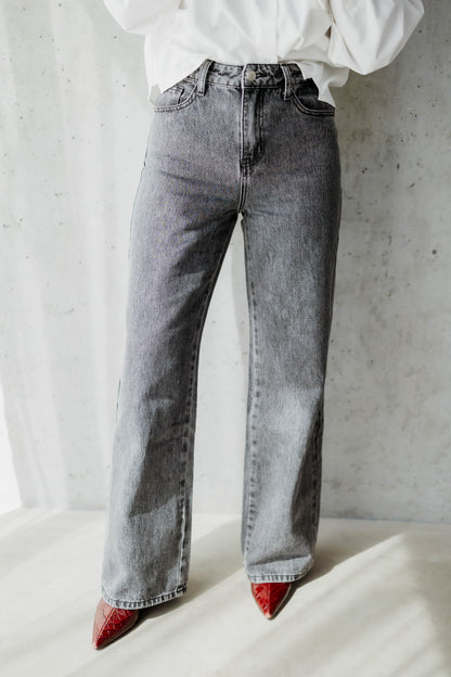 JESS — LE JEANS GRIS DÉGAINE
