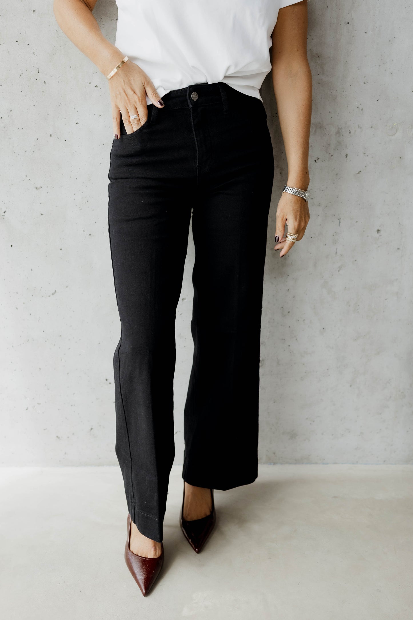 NINA — LE JEANS NOIR ÉVASÉ