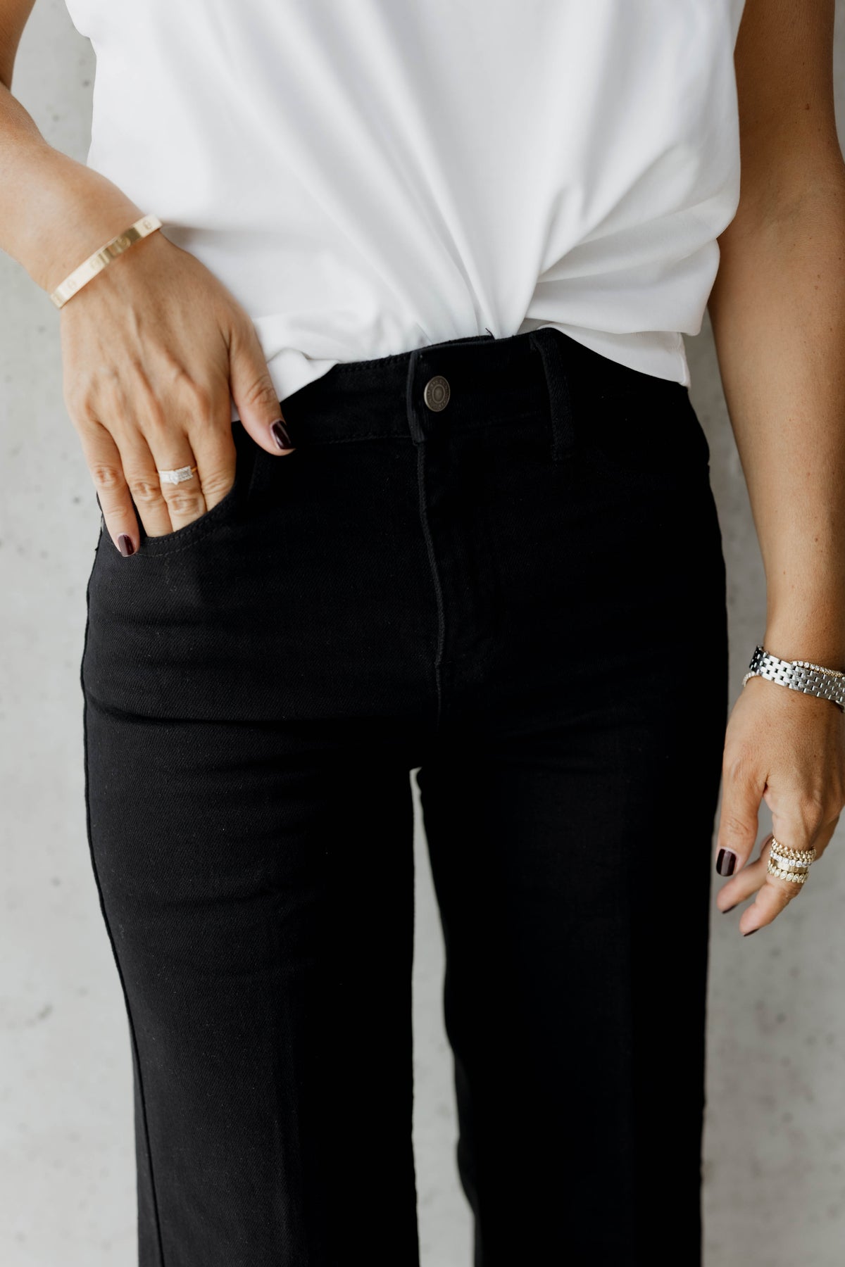 NINA — LE JEANS NOIR ÉVASÉ