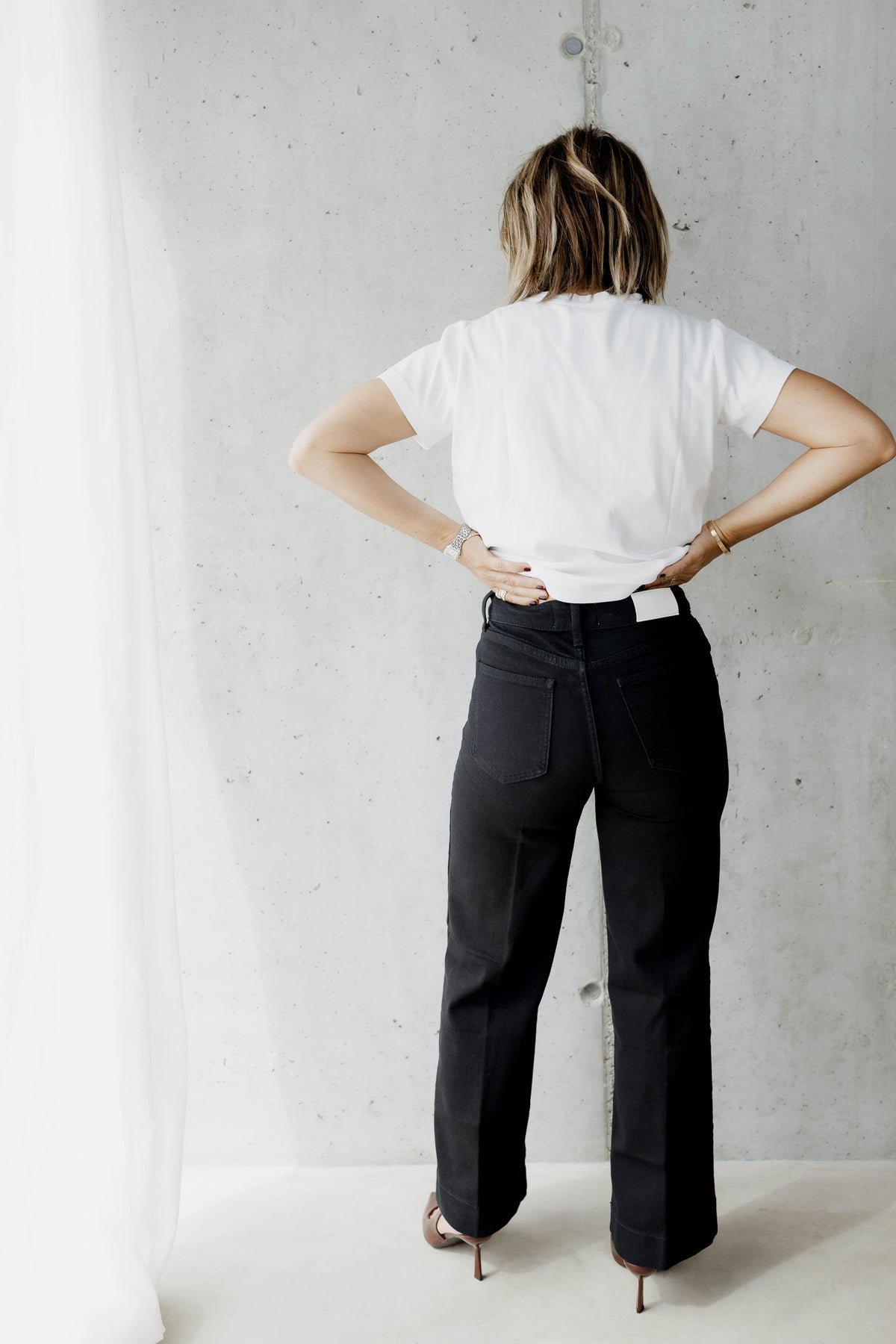 NINA — LE JEANS NOIR ÉVASÉ