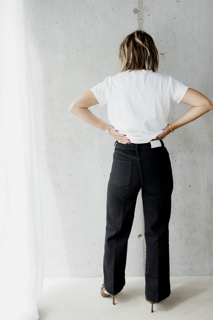 NINA — LE JEANS NOIR ÉVASÉ